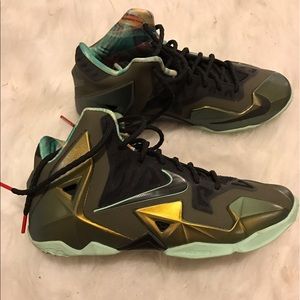 Lebron James Sneakers